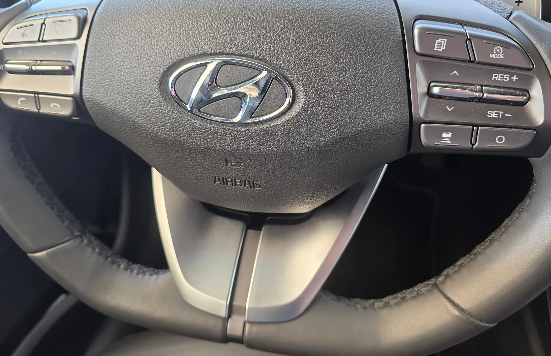 Zunanja slika - Hyundai Ioniq - - SLO-  LED - USNJE - KAMERA - MEMORY - FUL OPREMA - 10