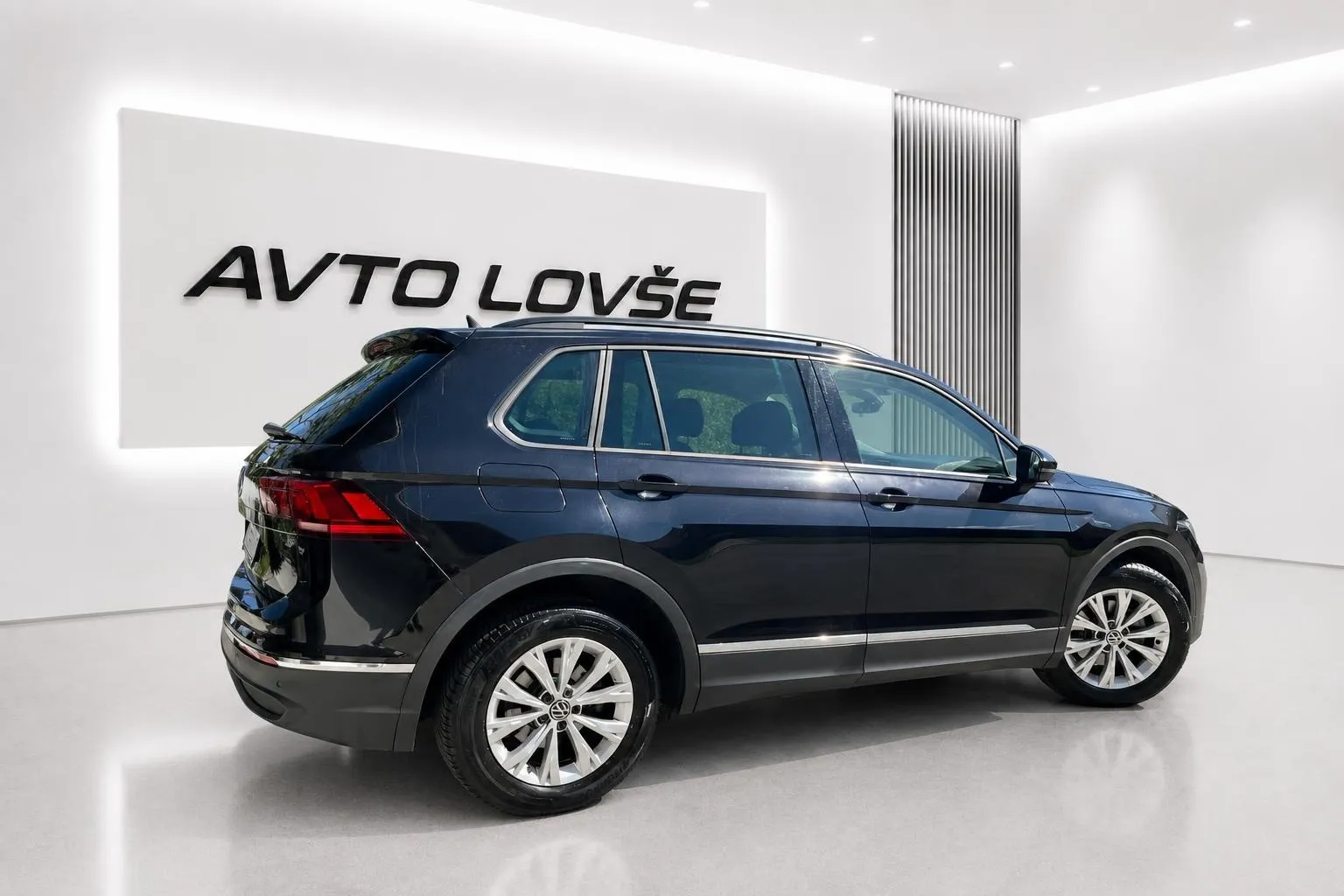 Zunanja slika - Volkswagen Tiguan - 2.0 TDI BMT DSG-1 LASTNIK-LED-KAM-ODLIČEN - 4