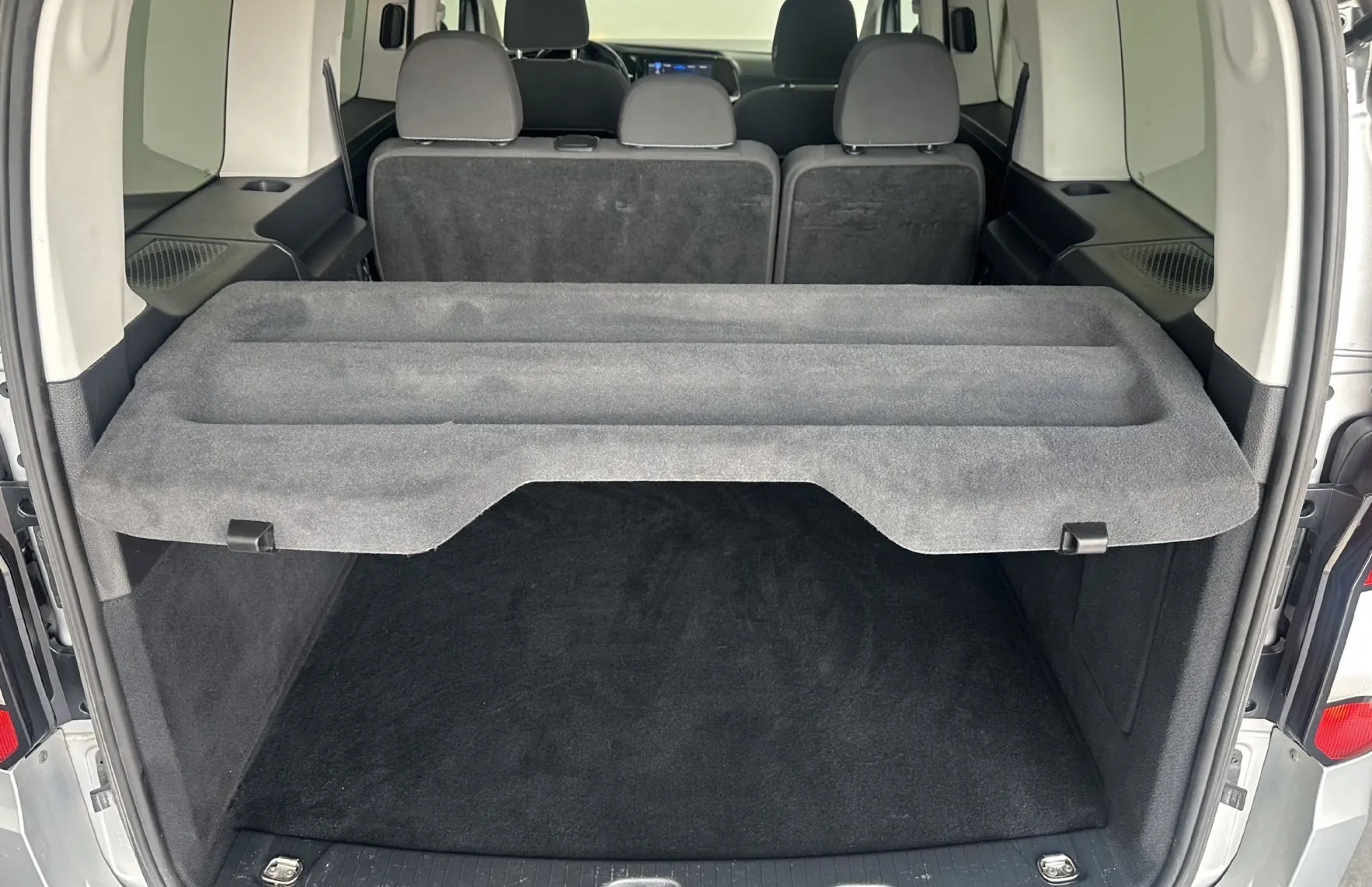 Zunanja slika - Ford Tourneo Connect - Grand 2.0 EcoBlue.PANORAMA.KAMERA.KLJUKA.24MES.JA - 16