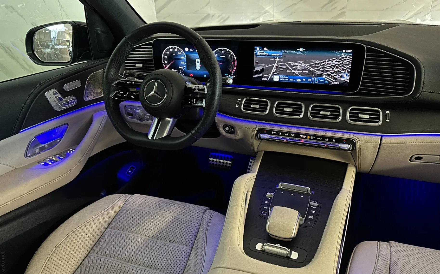 Notranja slika - Mercedes-Benz GLS-Razred - 450d|4M|AMG|Pano|Zračno|HUD|ACC|Kljuka|Webasto|3.. - 10