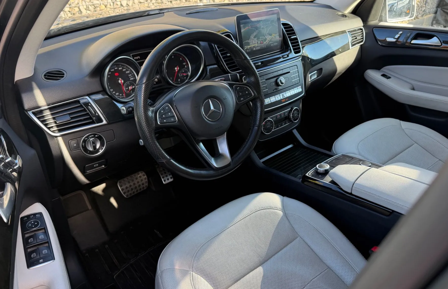 Zunanja slika - Mercedes-Benz GLE-Razred - GLE 350 d 4MATIC AMG Line Avt. |360 KAM|KLJUKA| - 9
