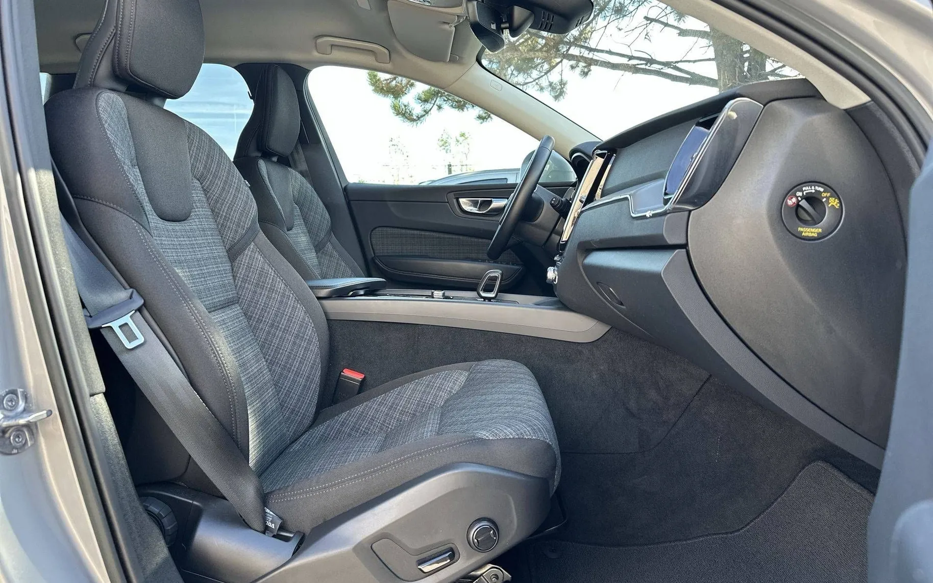 Notranja slika - Volvo XC60 - B4 D AWD Core Avt. - 20