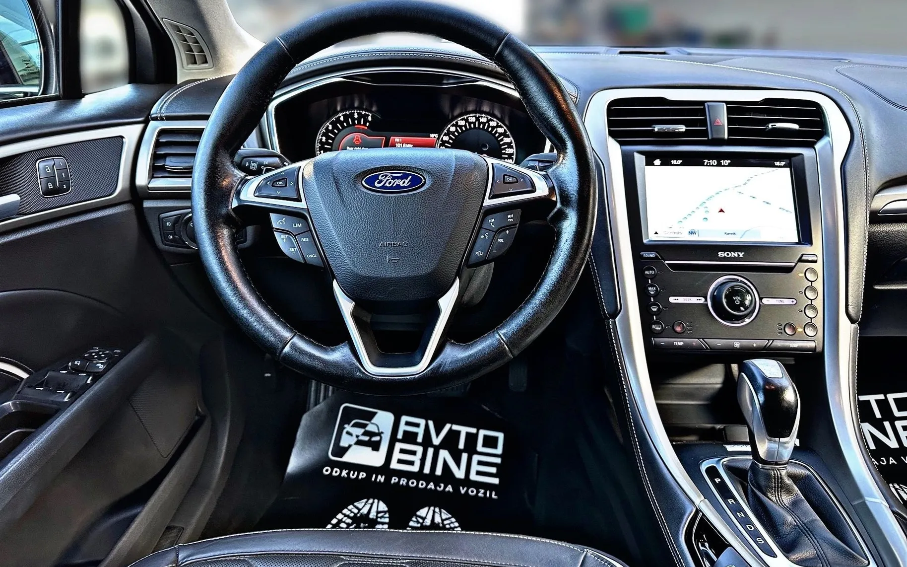 Notranja slika - Ford Mondeo - 2.0 TDCi VIGNALE+LIMO+LED+NAVI+KAMER+AVT - 11