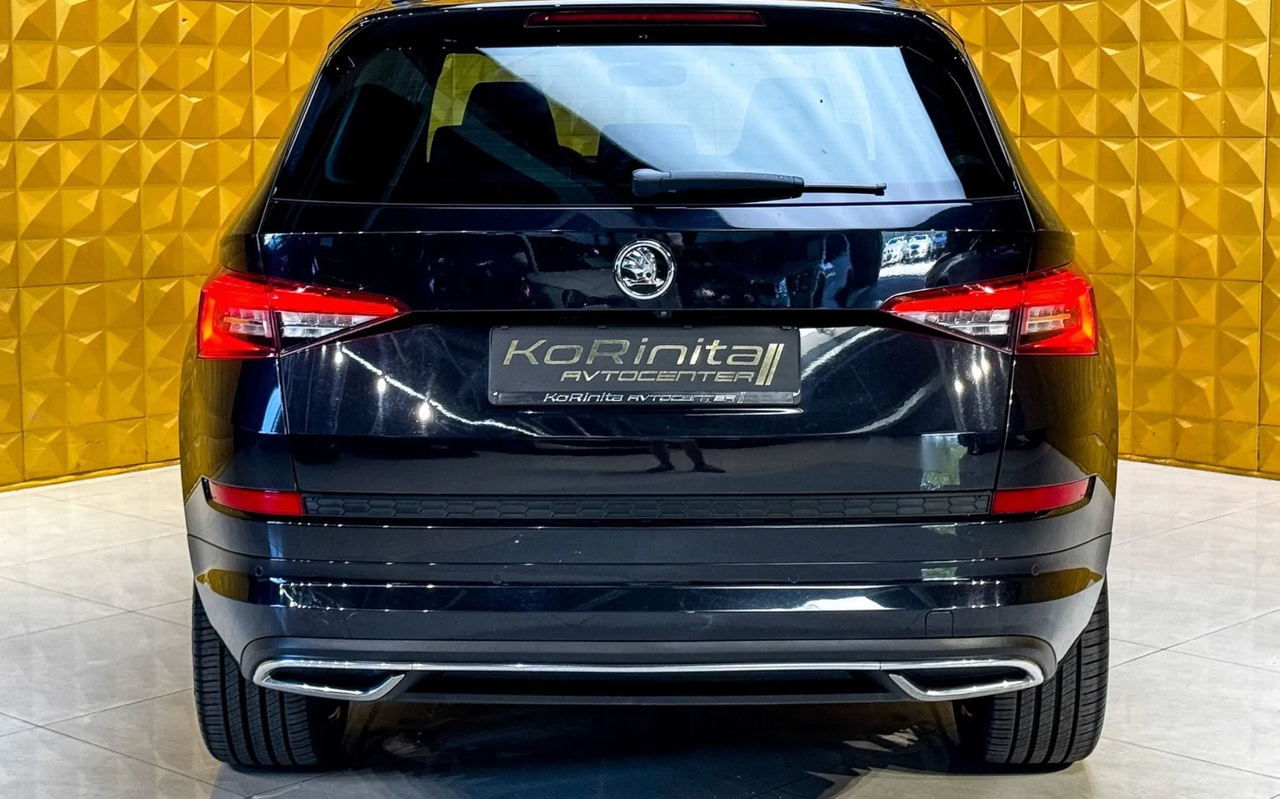 Notranja slika - Škoda Kodiaq - 2.0 TDI AUT. 4X4-Sportline-7 SEDEZEV-GRETJE-KAMERA - 9