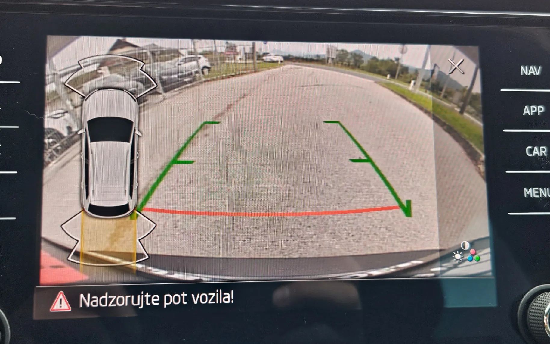 Zunanja slika - Škoda Karoq - 1.5 TSIClever DSG, KAMERA,NOVE GUME - 17