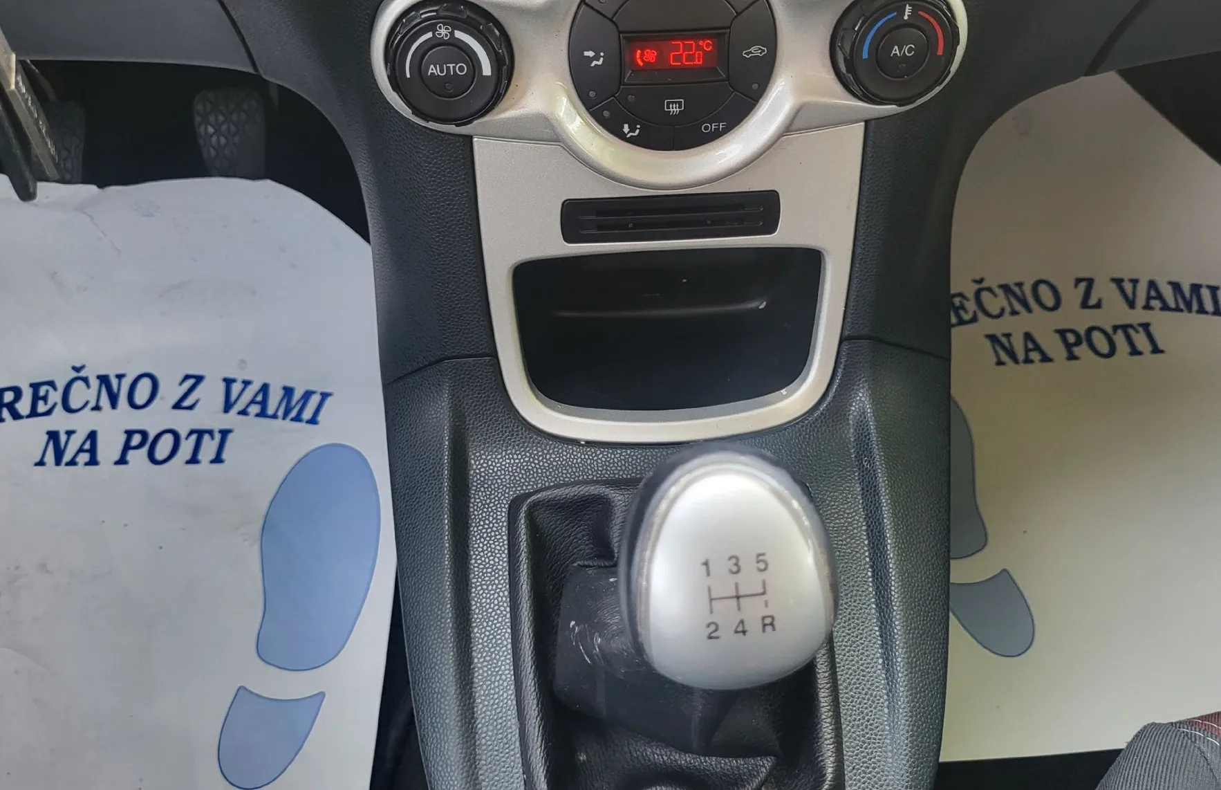Zunanja slika - Ford Fiesta - 1.4 16V slo-1last-acc-tempomat-el.paket-servisiran - 13