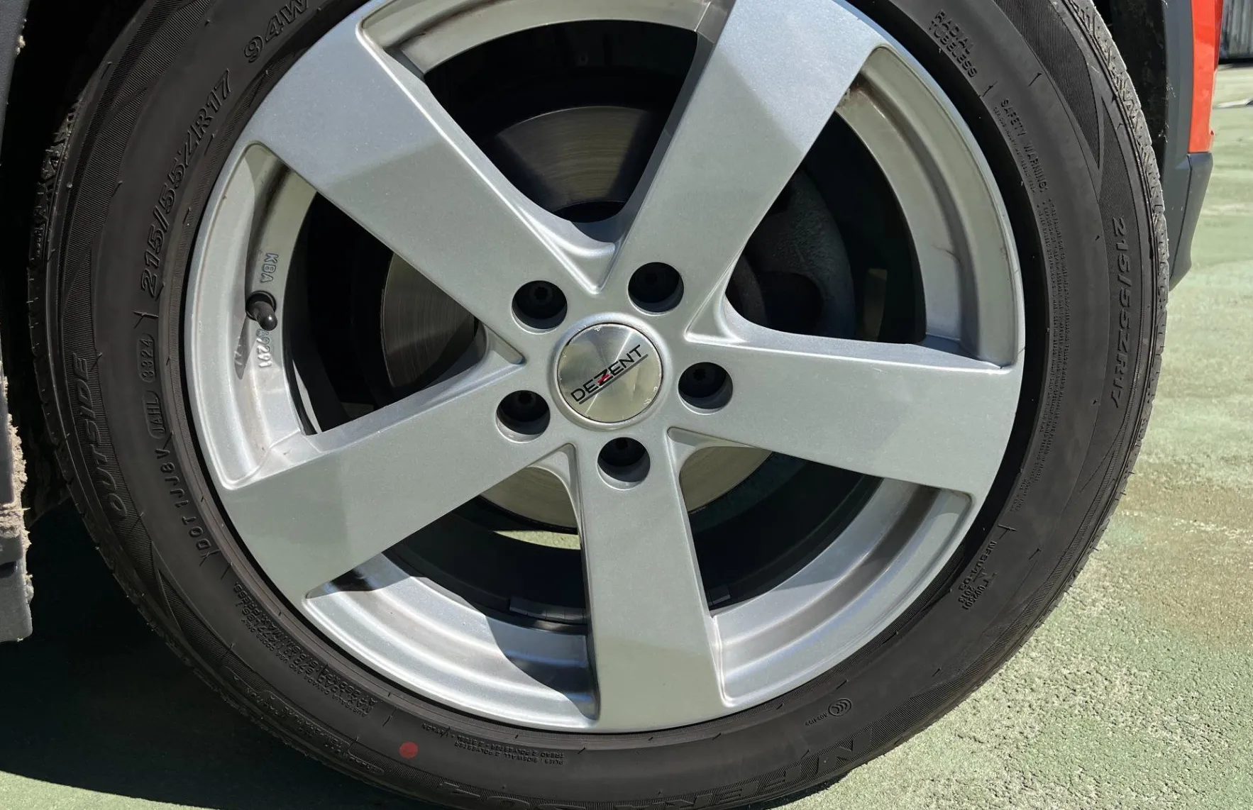 Zunanja slika - Volkswagen T-Roc - 1.6 TDI BMT 2X PDC. NAVI. SAMO 88.645 KM. - 5