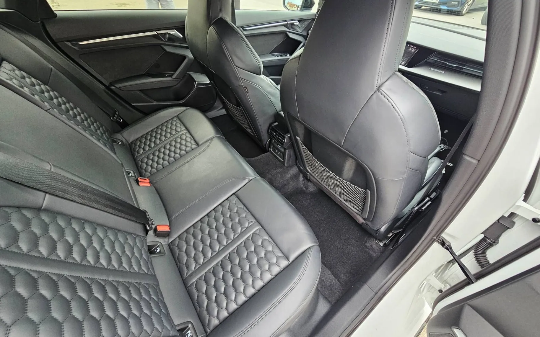 Notranja slika - Audi RS3 - Sportback quattro TFSI |VIRTUAL|BANG|RADAR|KAMERA| - 11