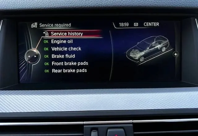 Zunanja slika - BMW serija 5: - 520D-XDRIVE-ŠIBEDAH-KAMERA-HEAD UP-USNJE-ACC-SLO - 5