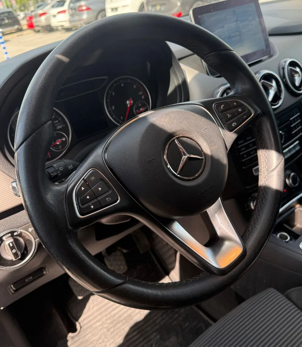 Zunanja slika - Mercedes-Benz B-Razred - B 200d D-LED NAVI PDC ALU GSV KREDIT 171 NA MESEC - 20