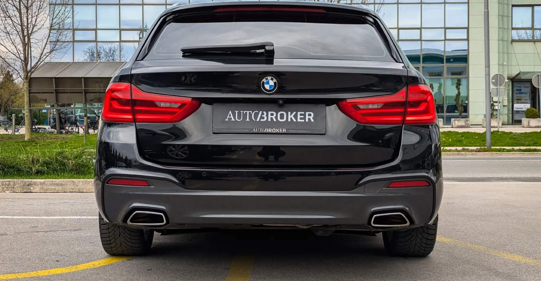 Zunanja slika - BMW Serija 5 - Touring: 520d AUT. M Sport Adapt. LED ambi. osvet. kljuk - 6