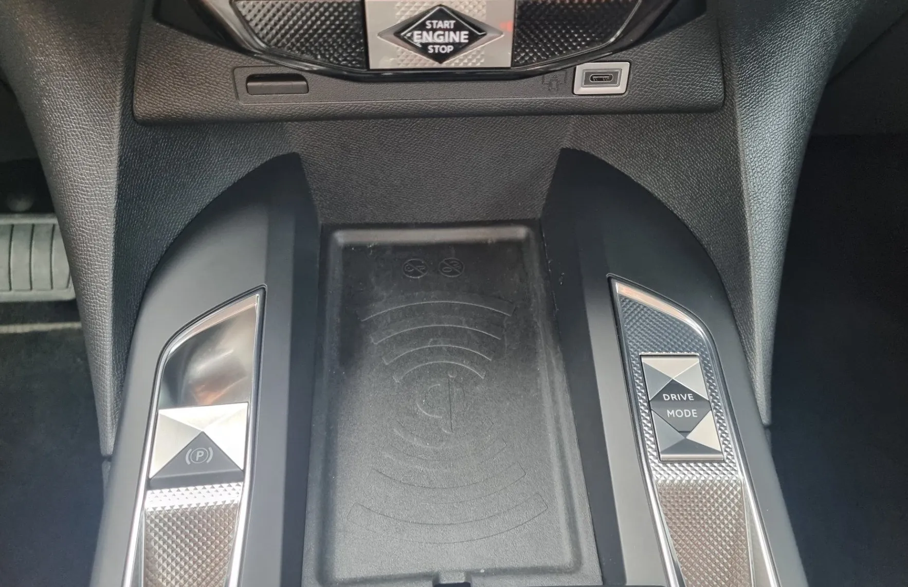 Zunanja slika - DS DS 3 - 1.2 MHEV Étoile Avtomatik - SAMO 17.423KM - 19