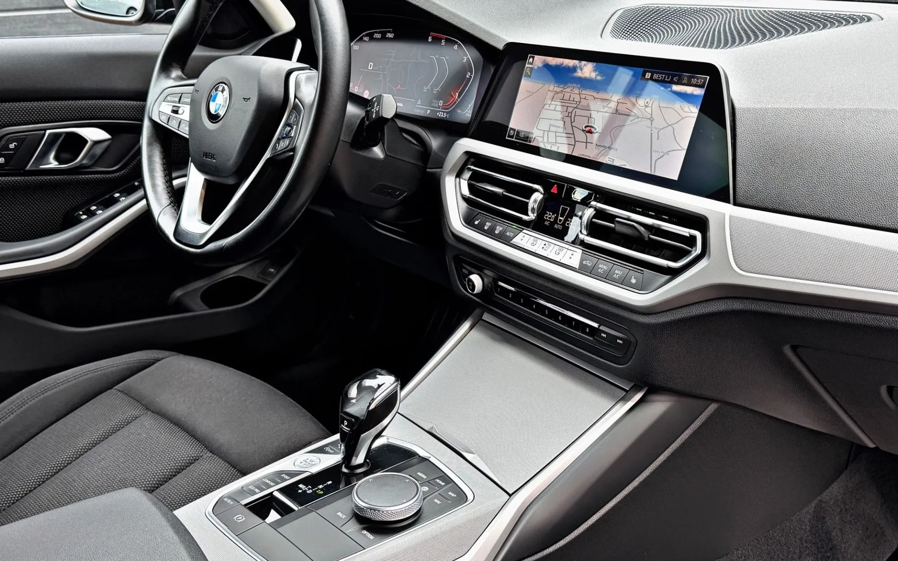 Notranja slika - BMW serija 3 Touring: - Touring Sport Line•LASER•VIRTUAL•HEAD UP•NAVI• - 12