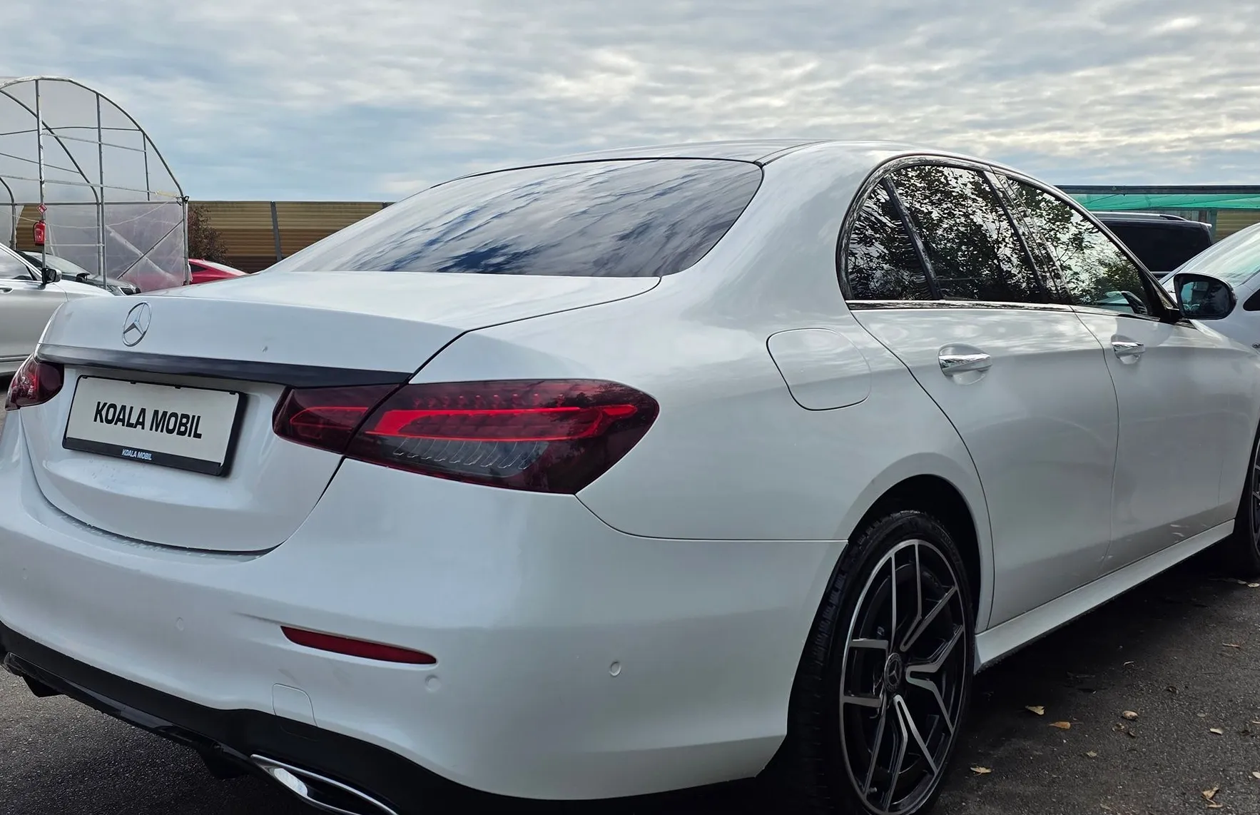 Zunanja slika - Mercedes-Benz E-Razred - E 220 d 4MATIC AMG AVT. LED-VIRTUAL-KAMERA-MEMORY - 4
