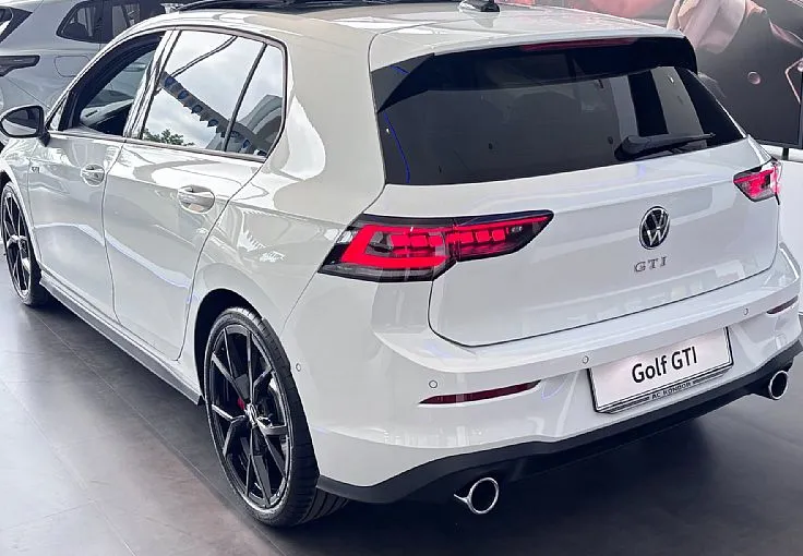 Zunanja slika - Volkswagen Golf - GTI 2.0 TSI DSG - PANO - 360 - DCC-MOŽNO NAROČILO - 4