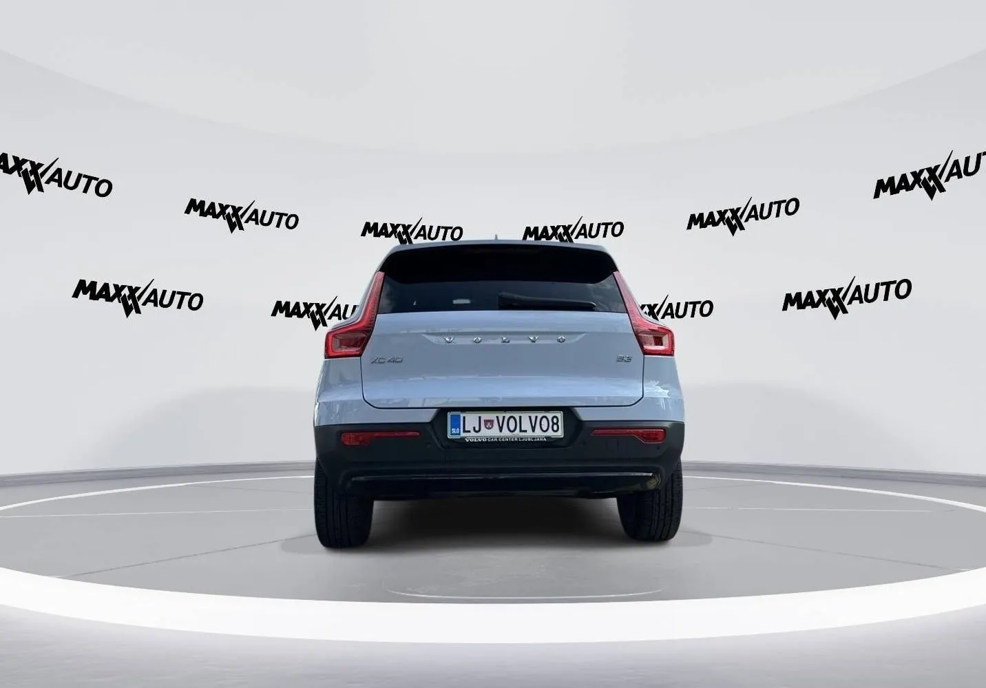 Zunanja slika - Volvo XC40 - B3P Plus Dark Avt - 6
