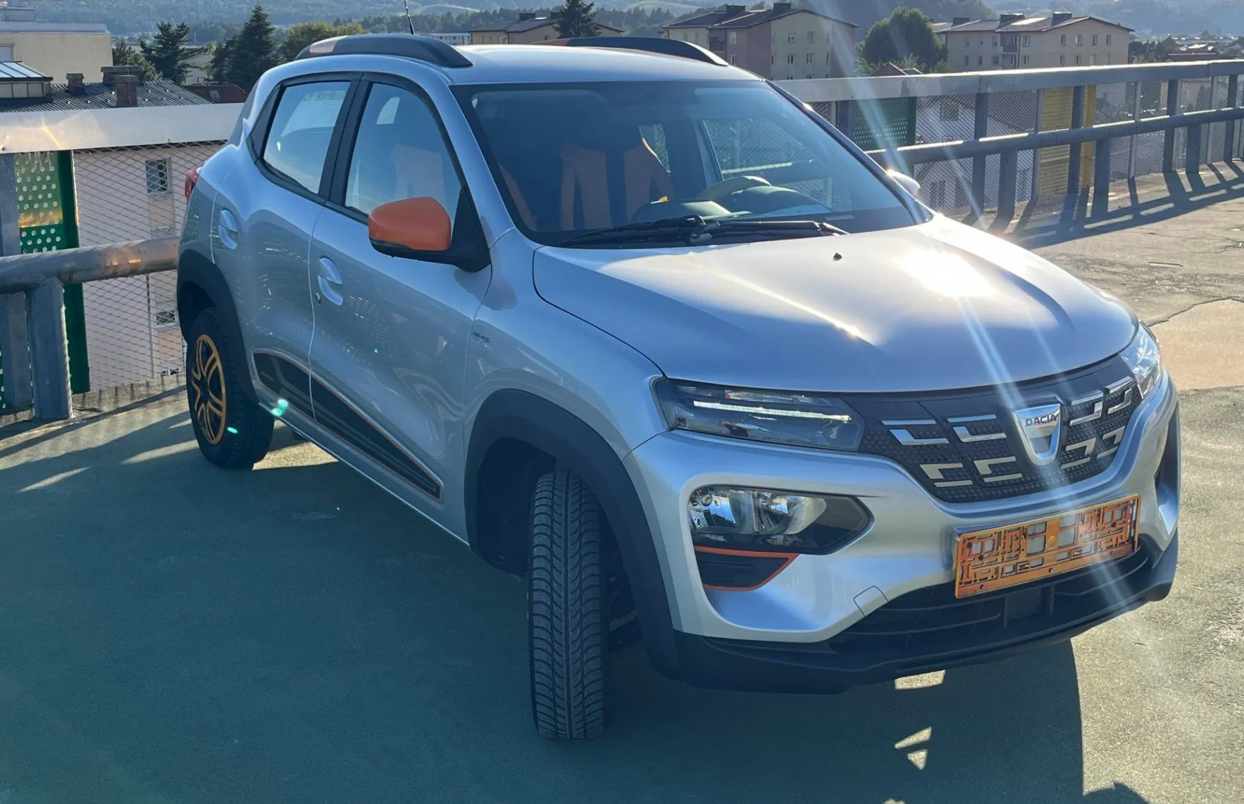 Zunanja slika - Dacia Spring - 1. LASTNICA. VZR.KAM. 2X PDC. NAVI. LED - 3