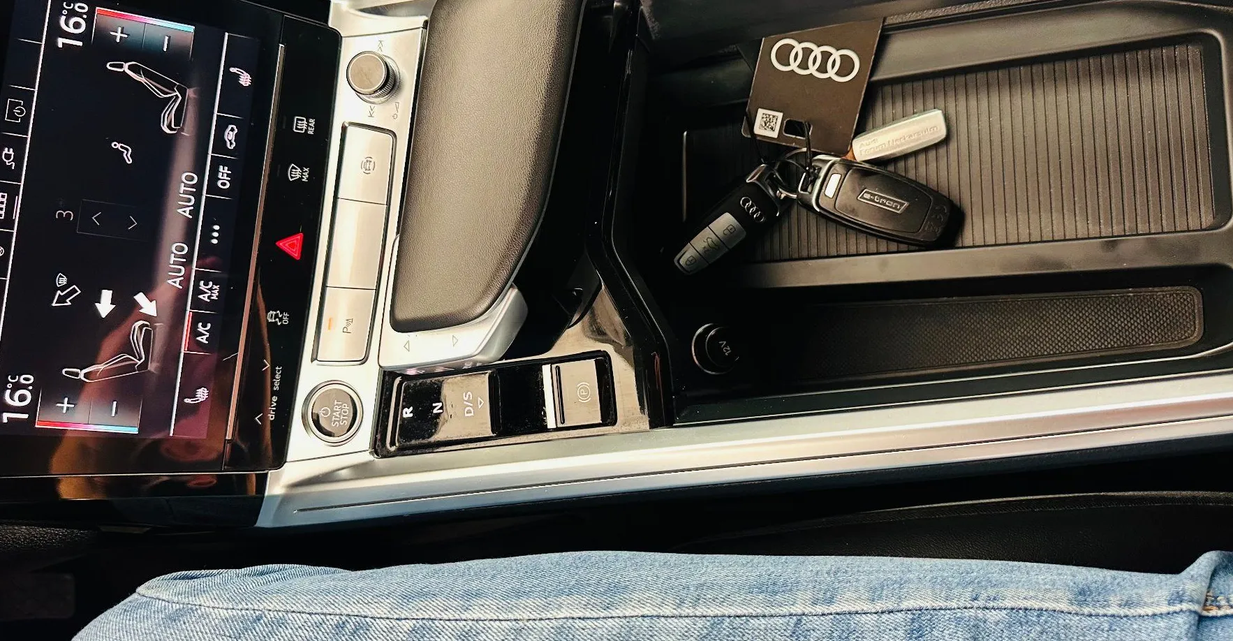 Zunanja slika - Audi e-tron - Audi  50 quattro S line.NEMŠKI+4ALU.USNJE - 5