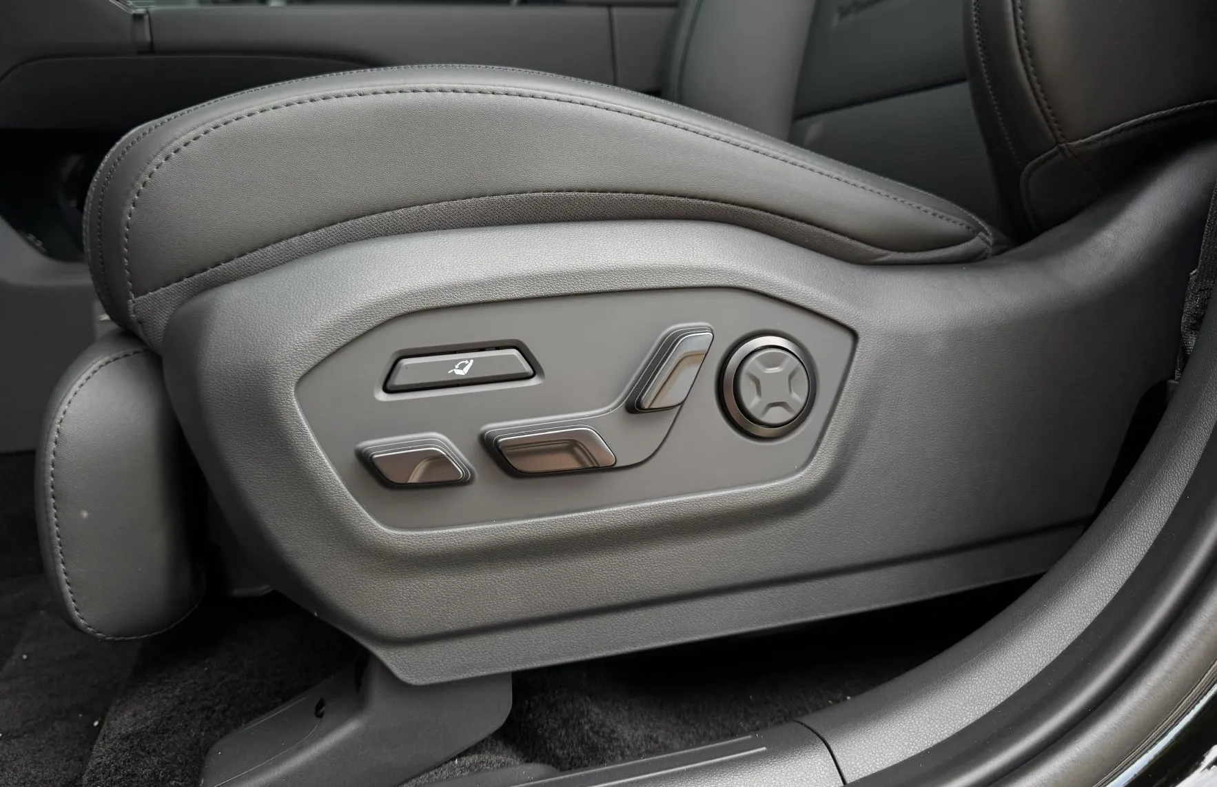 Zunanja slika - Hyundai Santa Fe - 1.6 T-GDI PHEV Impressio callig.dig.key - 15