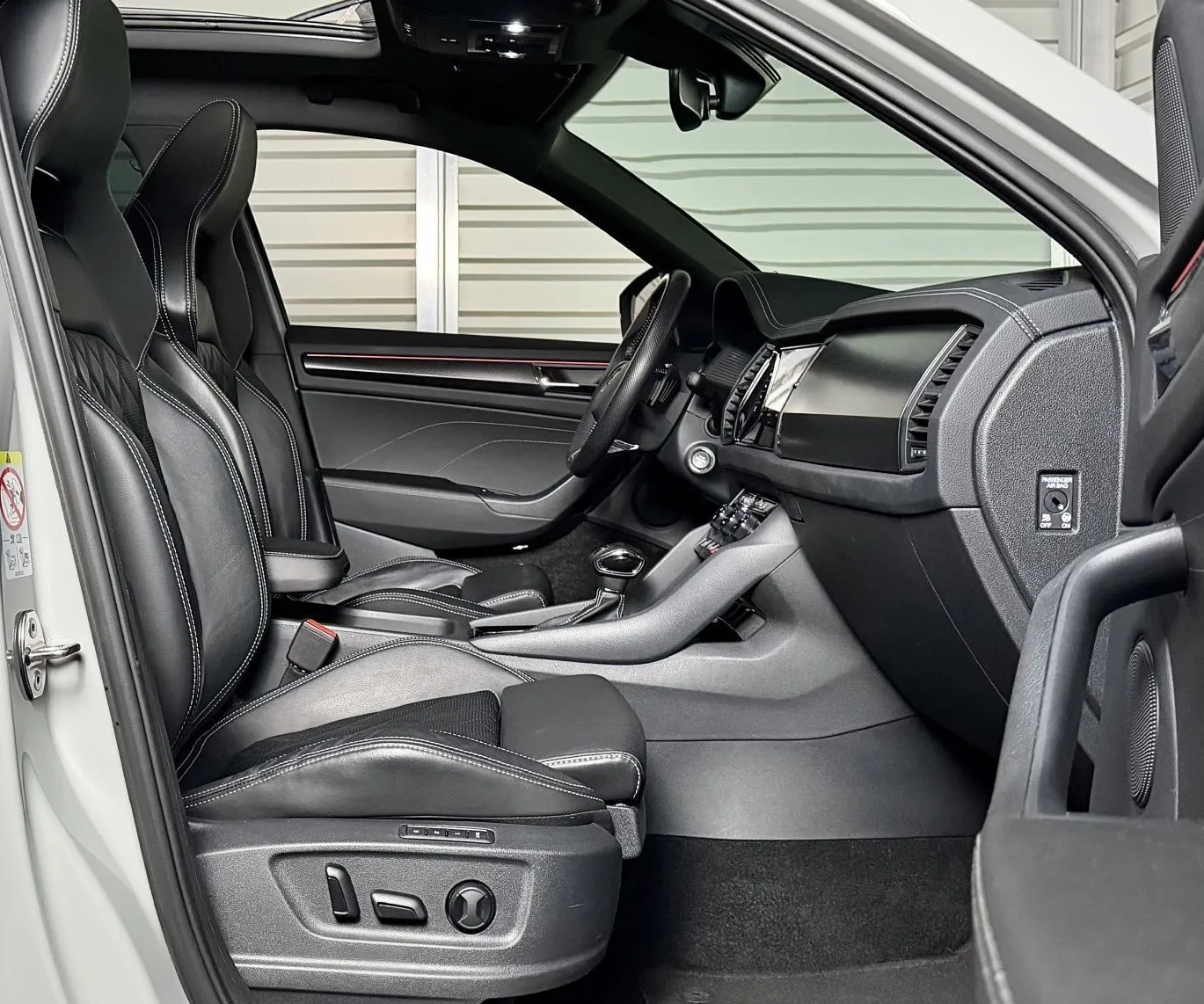 Zunanja slika - Škoda Kodiaq - 2.0 TDI SPORTLINE DSG - PANO - HLAJ GRET SED. - 13