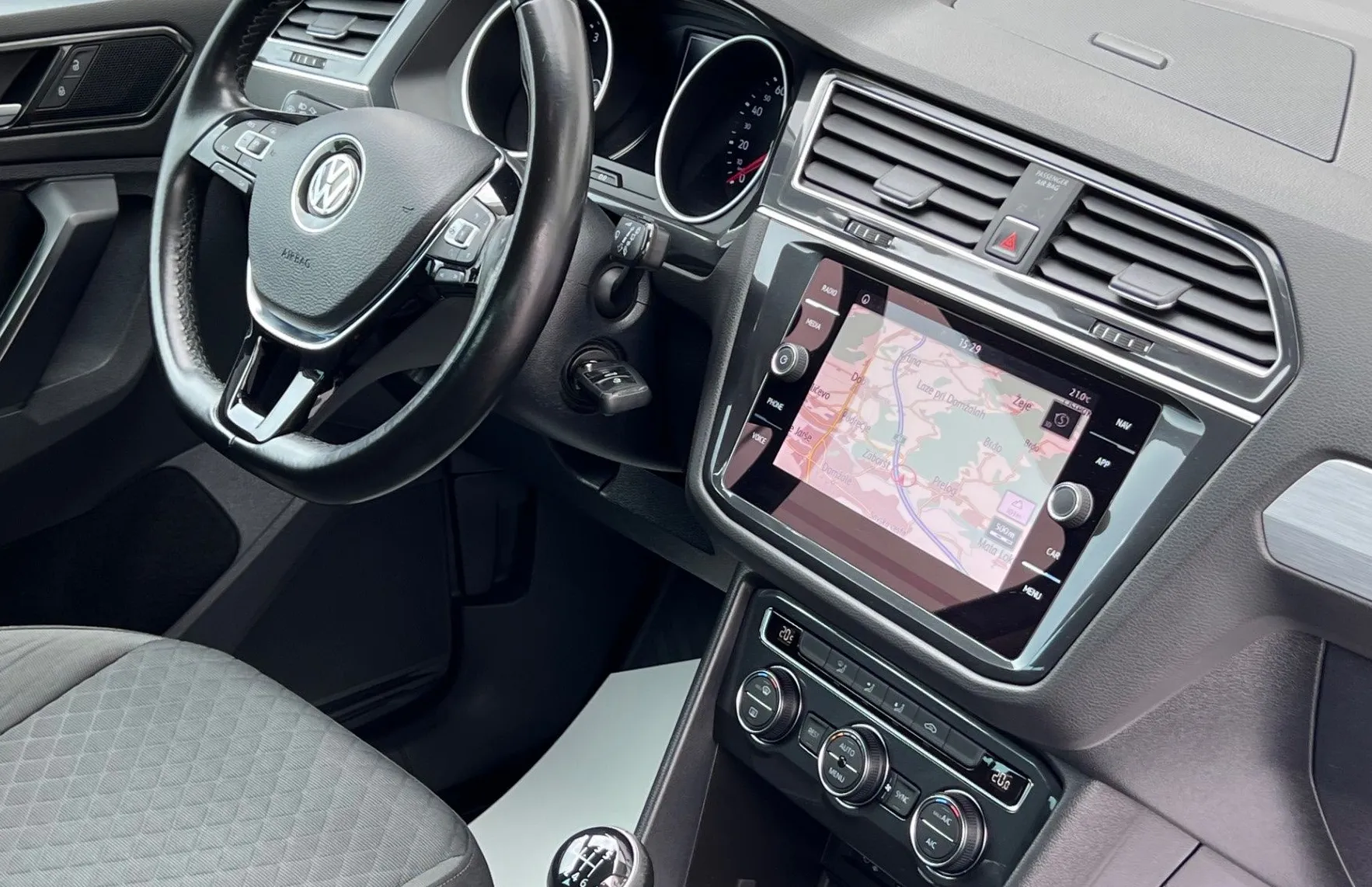 Zunanja slika - VW Tiguan - 1.4 TSI+1.LAST+SLO+LED+ACC+R.KAMERA - 17