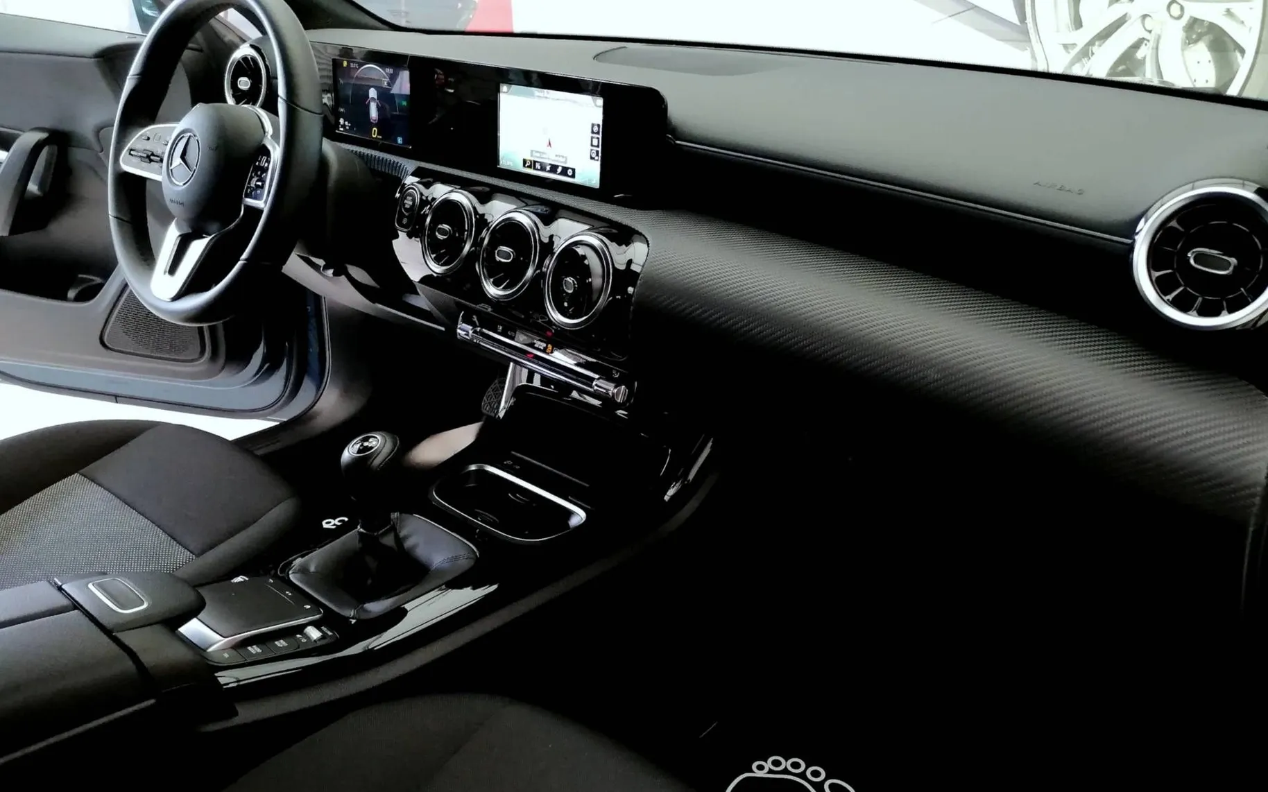 Notranja slika - Mercedes-Benz CLA Shooting Brake - CLA 180 Shooting Brake 1.LASTNIK SAMO 81000KM-TO - 7