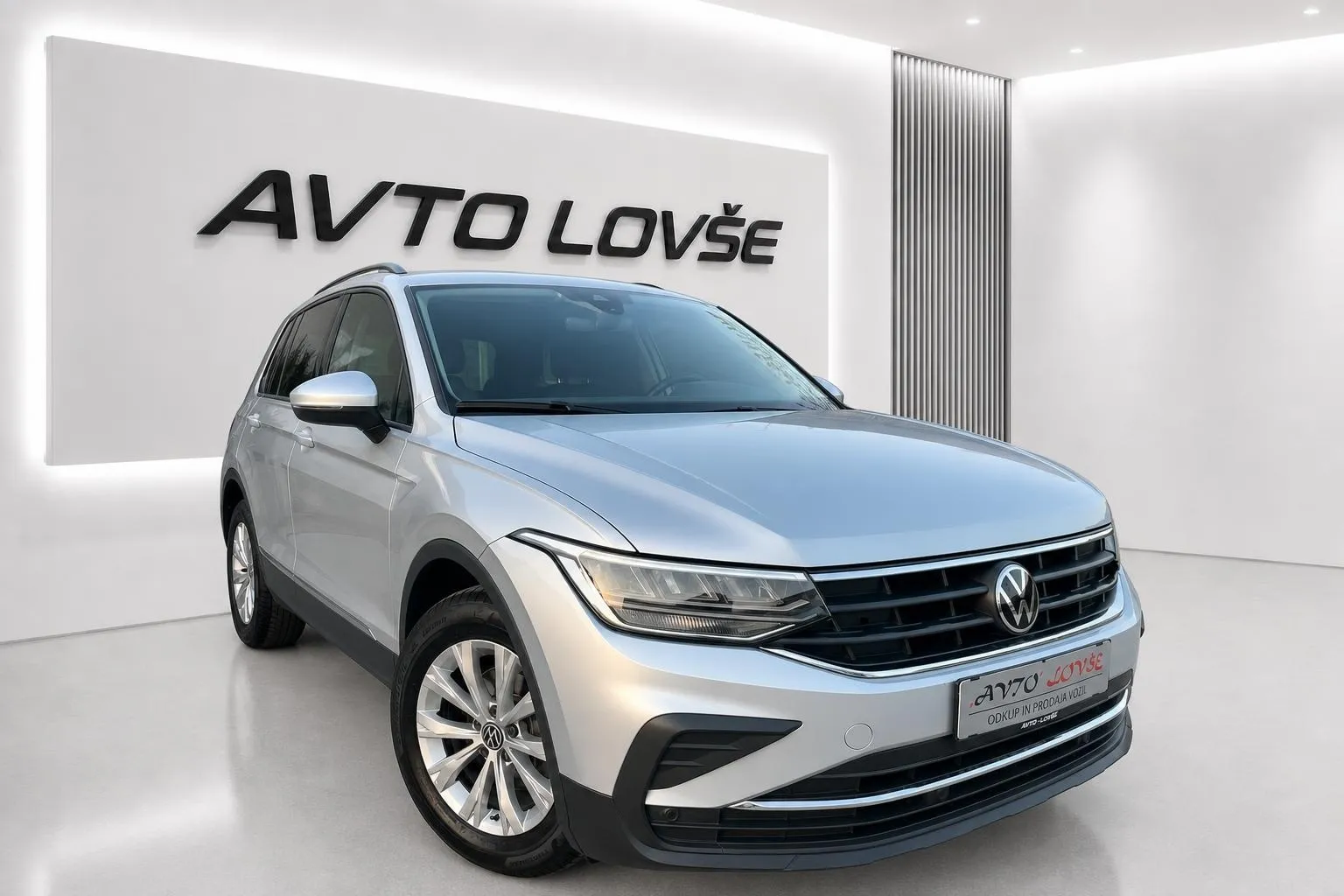 Zunanja slika - Volkswagen Tiguan - 2.0 TDI SCR BMT -1 LASTNIK-ALU-LED-KAM-ODLIČEN - 2