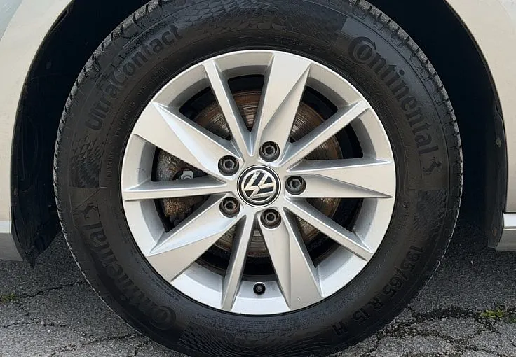 Zunanja slika - VW Golf - 1.0 TSI - LED - VELIK EKRAN - ALU15 - GRETJE SED. - 8