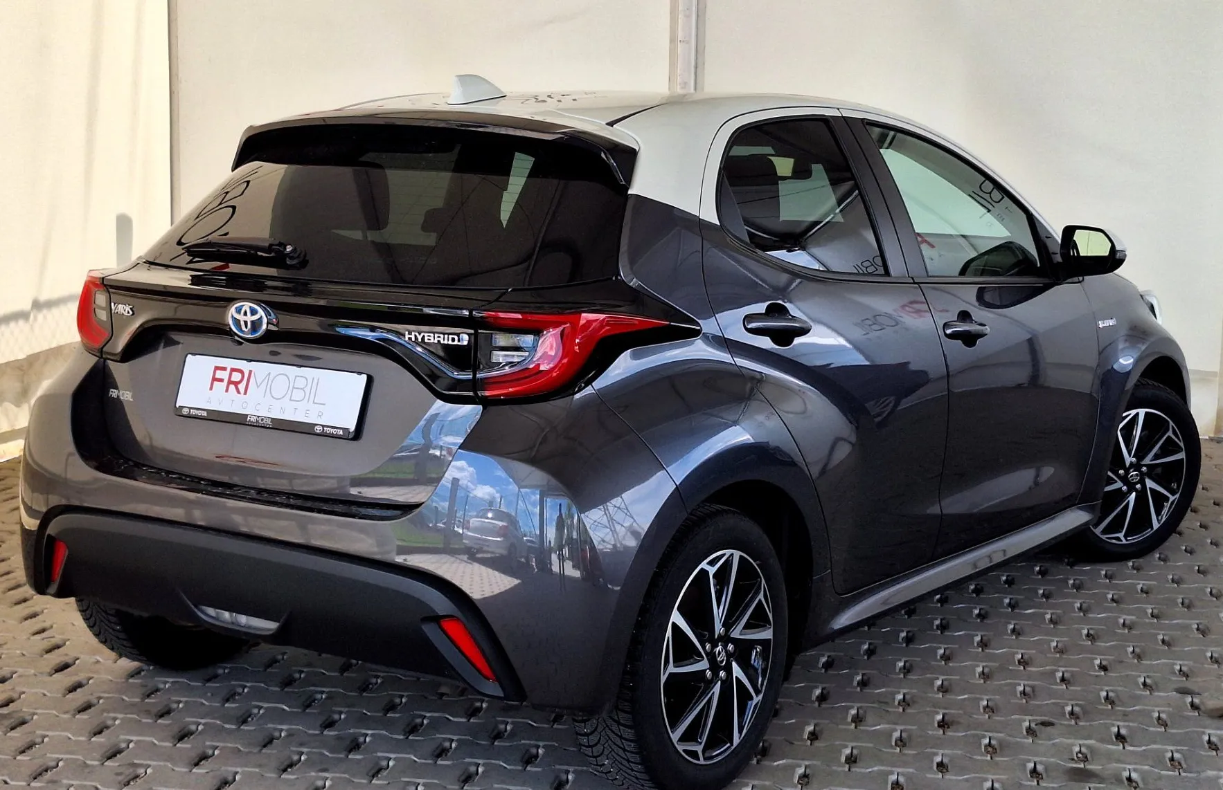 Zunanja slika - Toyota Yaris - Hybrid 1.5 VVT-i Sport Avt. - 3