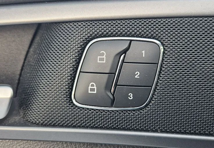 Zunanja slika - Ford Mondeo - 2.0 HYBRID AUT. Titanium °ALKANTARA °ALU 18 °KAM - 10