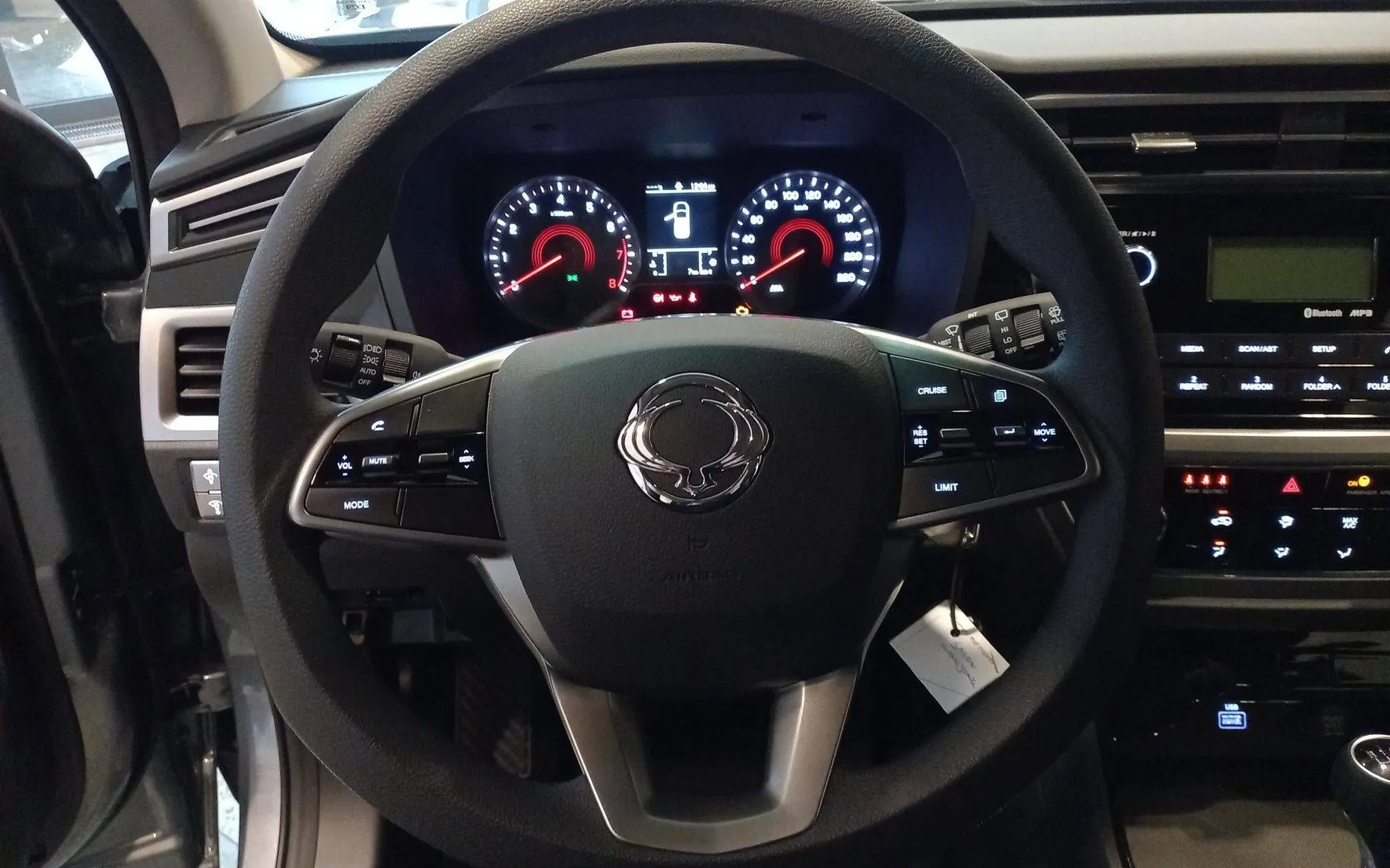 Notranja slika - SsangYong Korando - 1.5 T-GDi FRESH MT6... - 14
