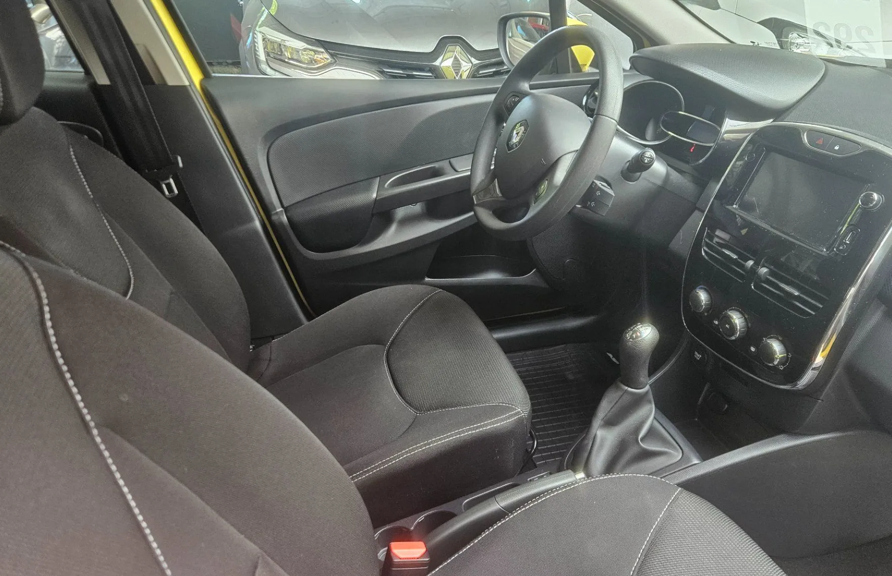 Zunanja slika - Renault Clio - 1.2 16V Expression - 8