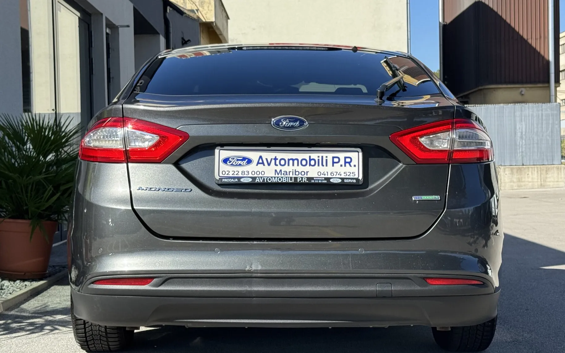 Zunanja slika - Ford Mondeo - 1.5 EcoBoost TREND 1.LASTNIK SLO NAKUP NA OBROKE - 15