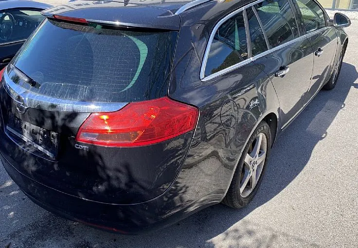 Zunanja slika - Opel Insignia - ST 2.0 CDTI 160KM Cosmo Avt. - MALO KM-BERI OPOMBE - 4