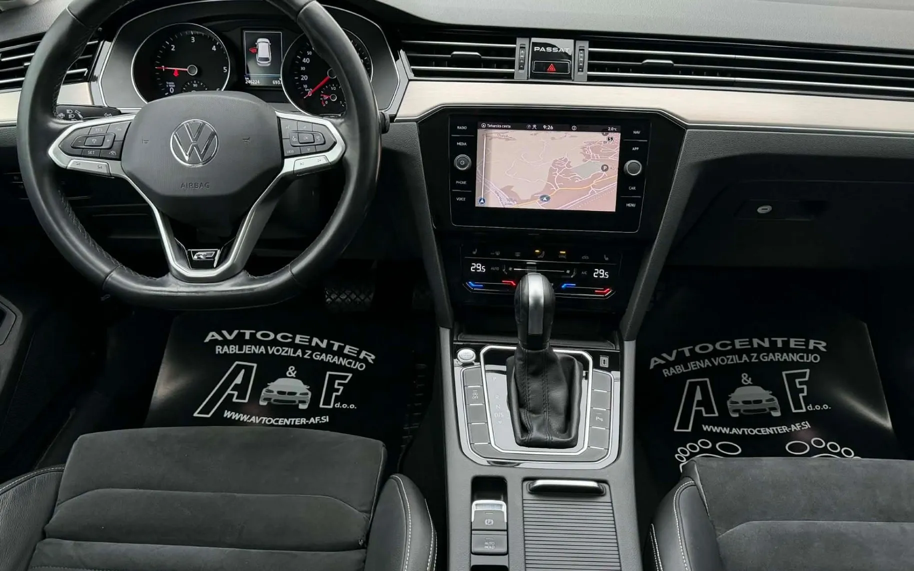 Notranja slika - Volkswagen Passat Variant - 2.0 TDI-DSG-2X R LINE-LIZING ZA TUJCE-FUL LED- - 8