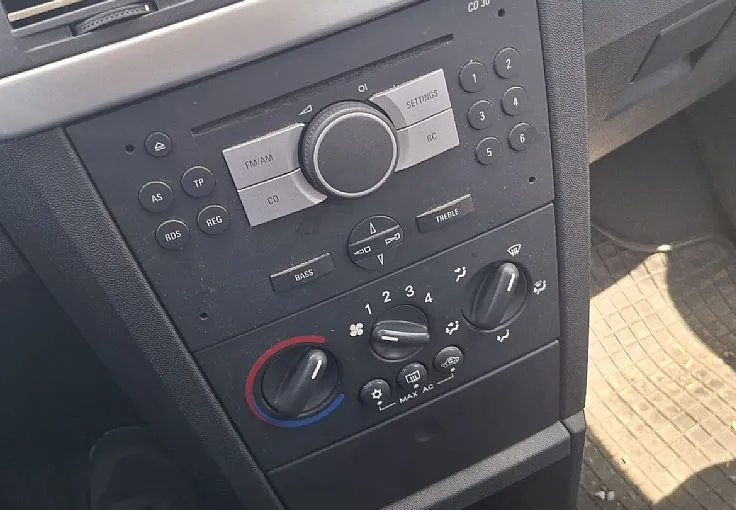 Zunanja slika - Opel Meriva - 1.4 16V - poglejte opombe - 9