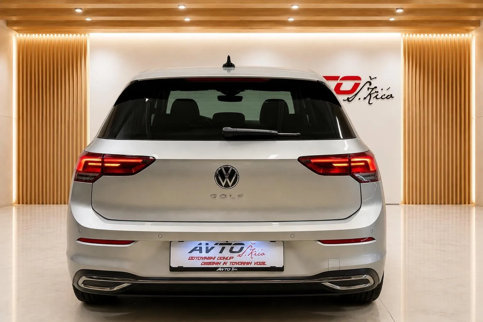 Notranja slika - Volkswagen Golf - 1.5 TSI-VIRTUAL-ACC-KAMERA-NAVI-LED-PDC - 8