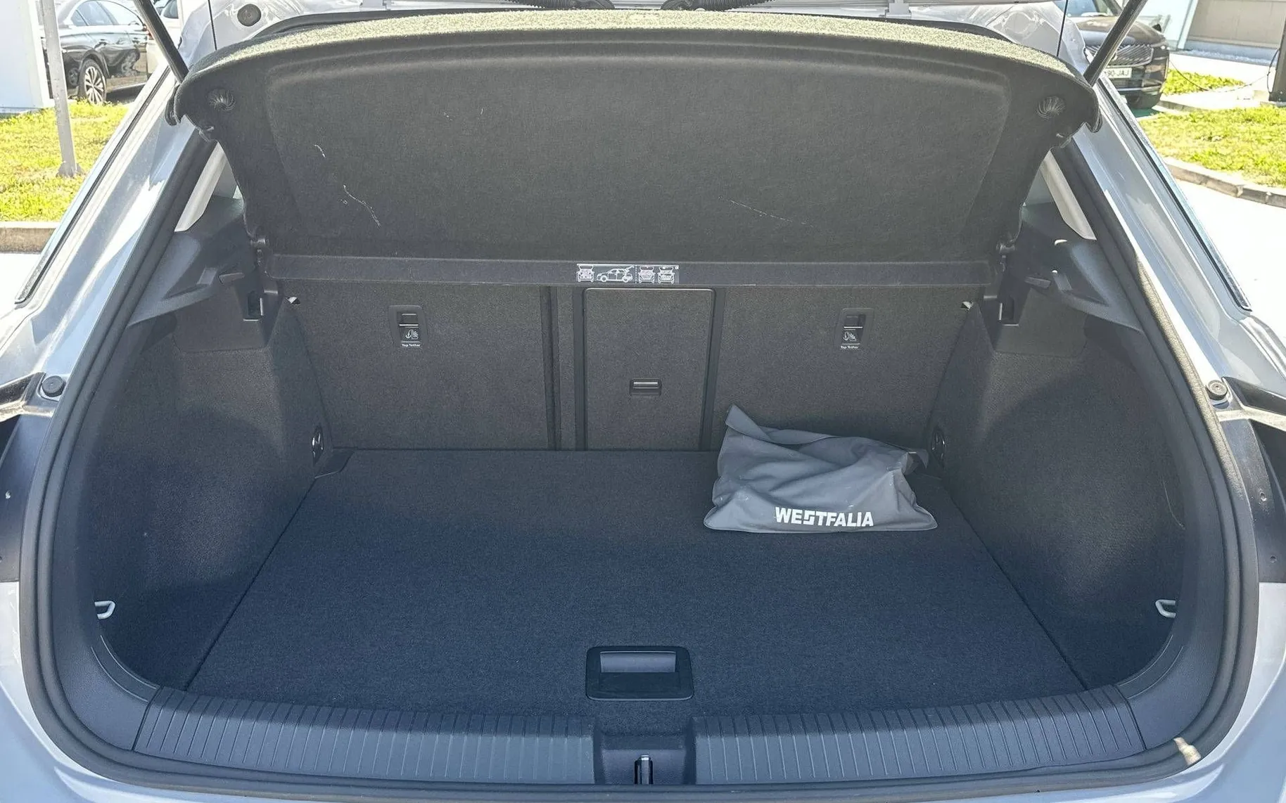 Notranja slika - Volkswagen T-Roc - 1.5 TSI BMT Style DSG - 12