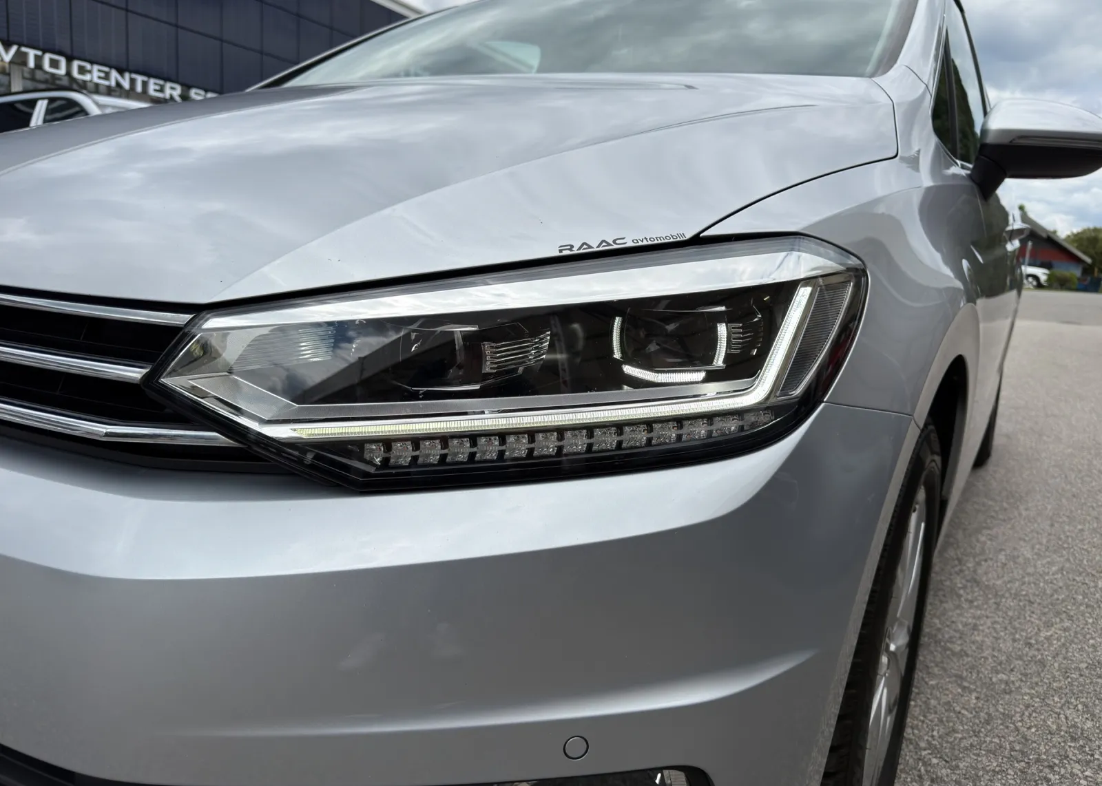 Zunanja slika - Volkswagen Touran - 2,0 TDI BMT Family DSG - 17