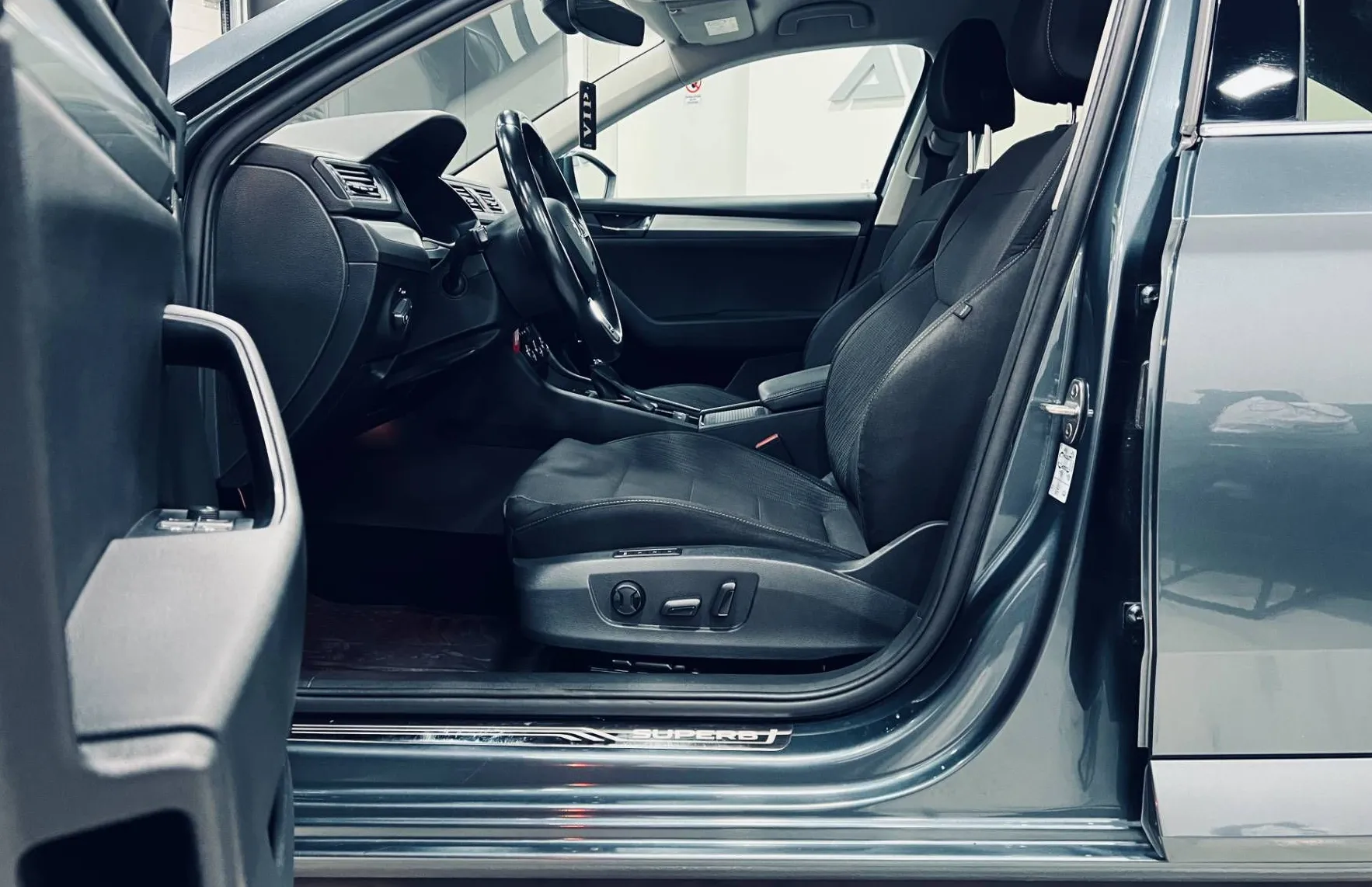 Zunanja slika - Škoda Superb - 2.0 TDI Ambition 110 kW...LIMO... - 7