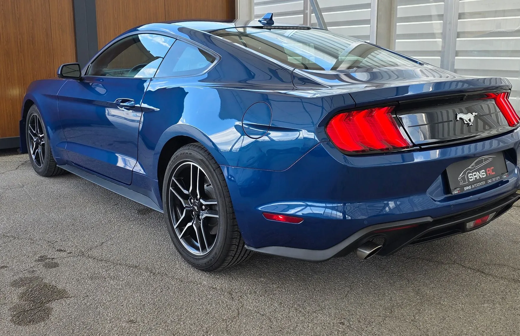 Zunanja slika - Ford Mustang - 2.3 - LED - USNJE - GR. + HLAJ. SED. - KAMERA - 3