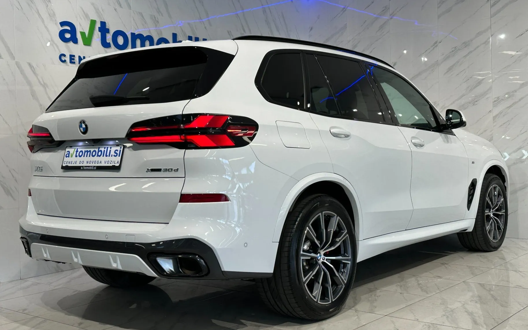 Zunanja slika - BMW serija X5: - xDrive30d|M-Pro|IconcG|Kljuka|HUD|Harman|360K| - 4