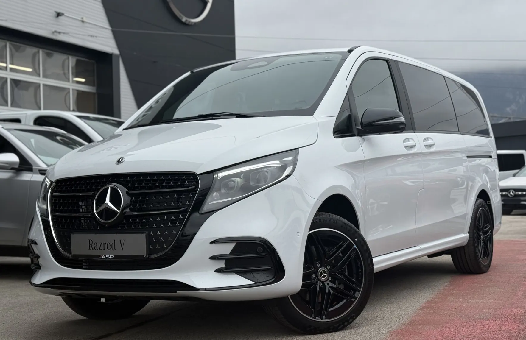 Zunanja slika - Mercedes-Benz V-Razred - V 300 d 4MATIC Avantgarde dolgi - 20