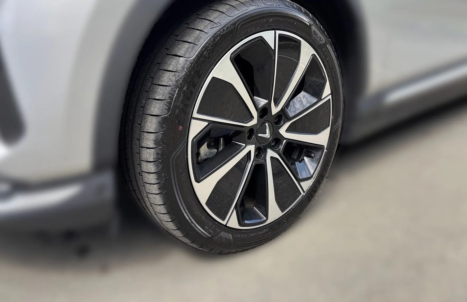 Zunanja slika - Vinfast VF8 - 87.7 kWh AWD Plus408PS AWD-GRATIS POLNILNICA 22KW - 8