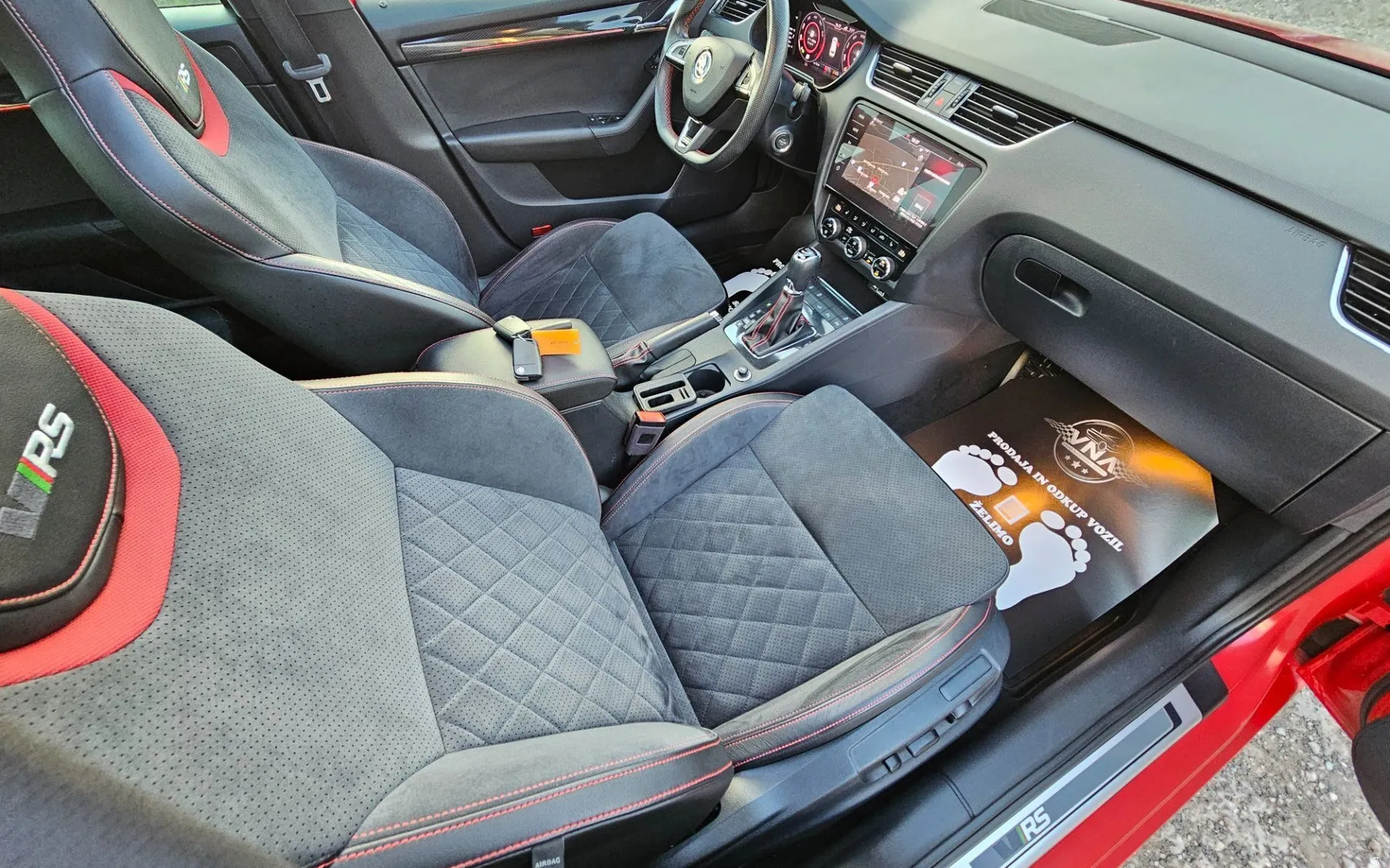 Notranja slika - Škoda Octavia - Combi 2.0 TSI RS 245 DSG |VIRTUAL|PANO|KAMERA|TO.. - 9