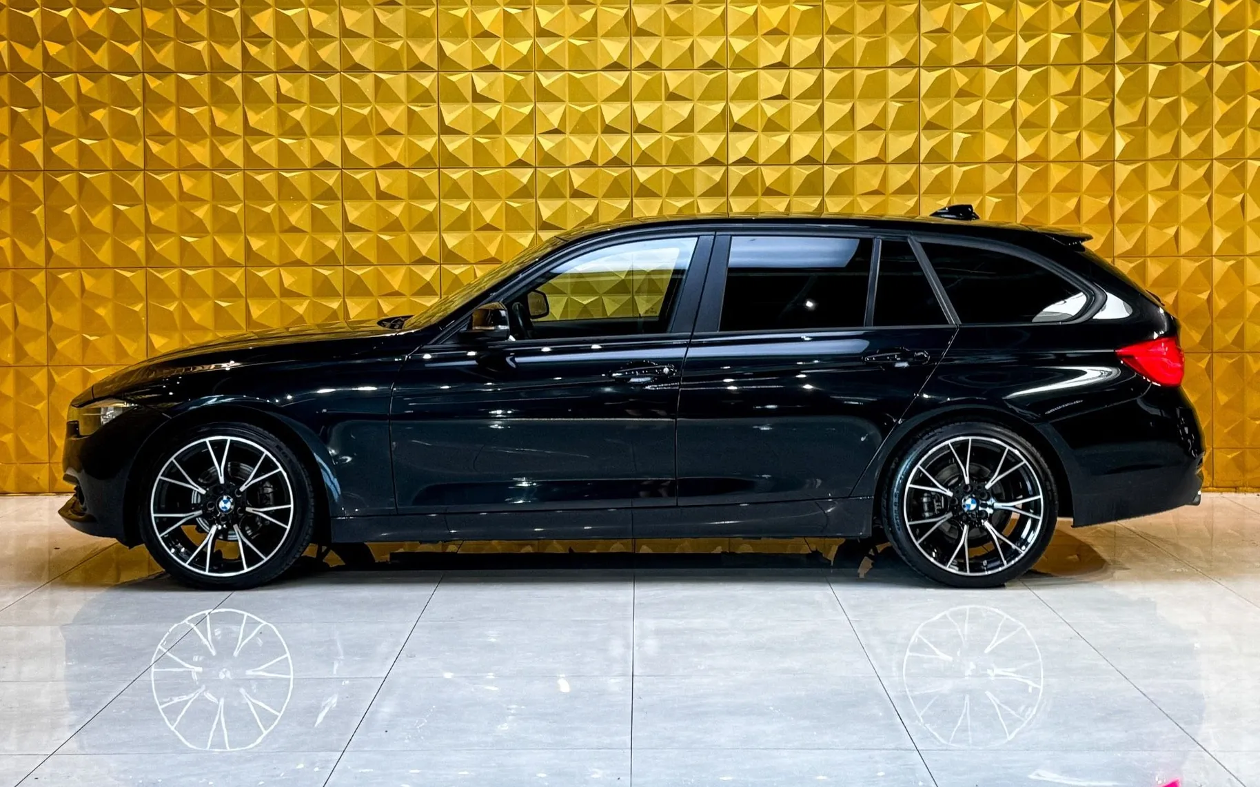 Zunanja slika - BMW serija 3 Touring: - 318d AUT-NAVI-TEMP-EL PRTLJAZNIK-MULTIFUNKCIJA - 6