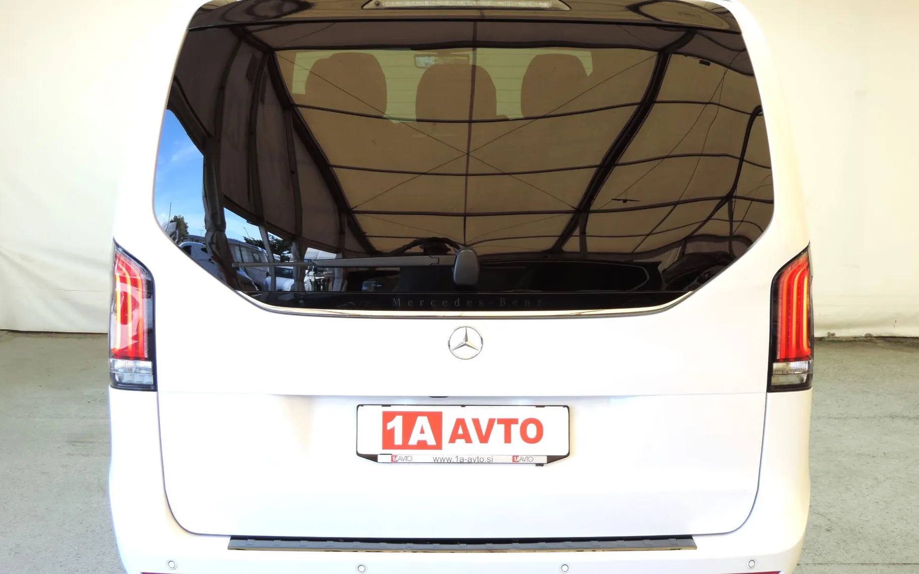Zunanja slika - Mercedes-Benz V-Razred - V 300 d Style dolgi Avt. LED-ACC-7.SEDEŽEV-KAMERA - 6