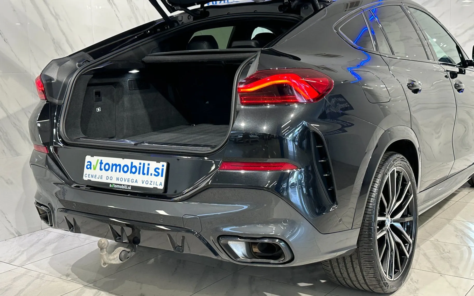 Notranja slika - BMW serija X6: - xD30d|Laser|ACC|Kamera|HUD|IconicG|Harman|Kljuka| - 7