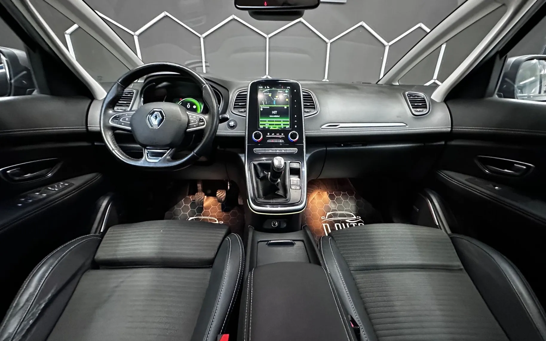 Notranja slika - Renault Scenic - Scénic dCi 130 Energy Bose-LED-HUD-KAMERA-NAVI-2 - 15