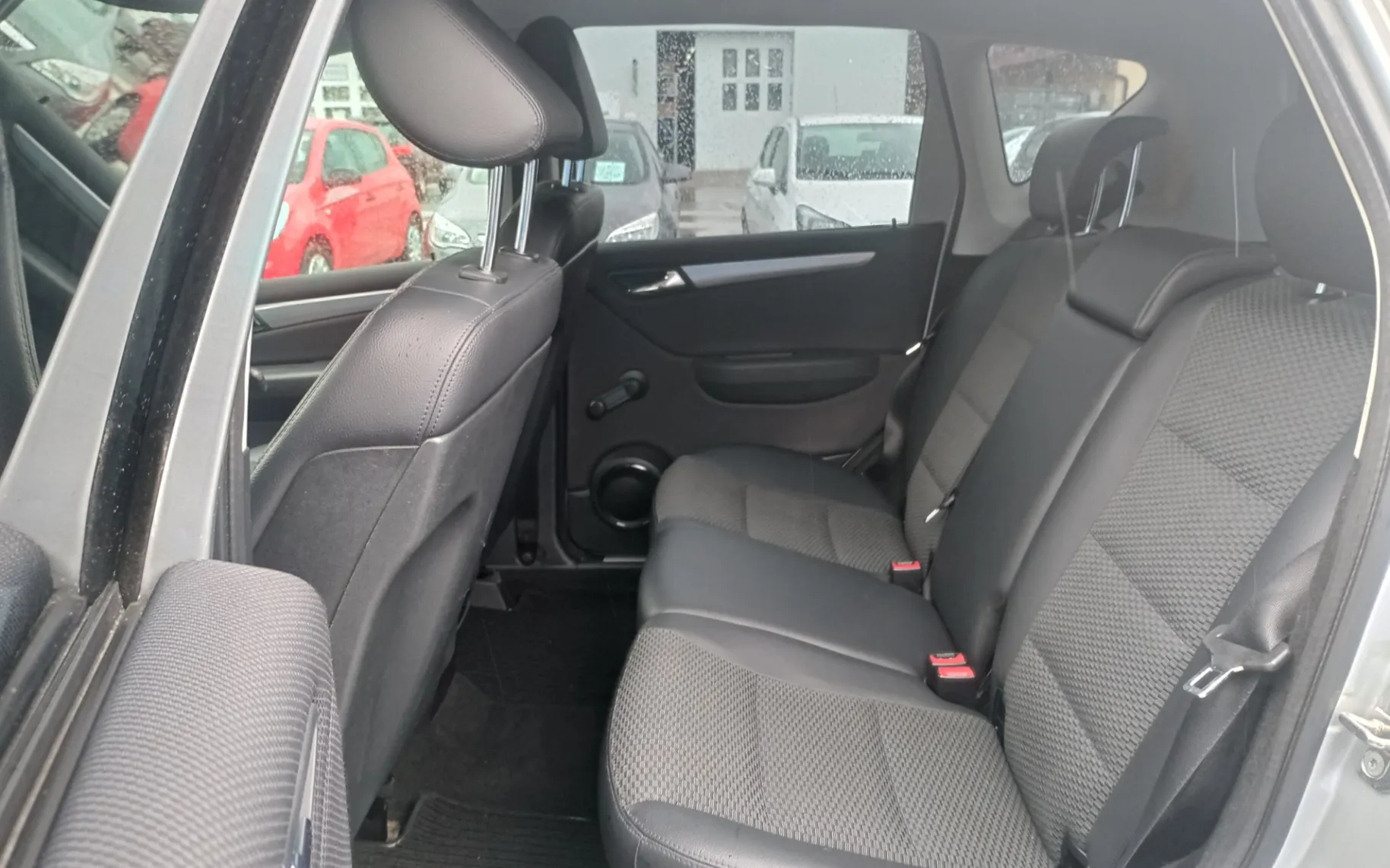 Zunanja slika - Mercedes-Benz A-Razred - A-Razred - 2